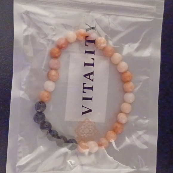 New Vitality Extracts Pink Adventurine Diffuser Bracelet - Picture 2 of 3